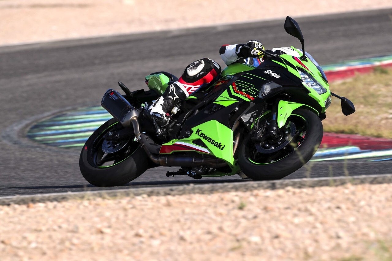 DueruoteTG #172 - Kawasaki Ninja ZX4-RR: quattro cilindri e ignoranza old style!